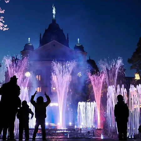 Fountain Side Cozy - Old Town Apartman